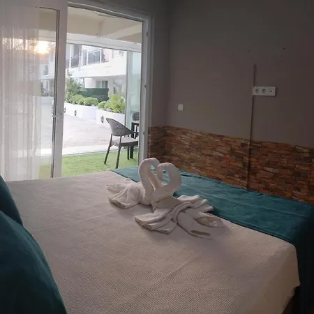 Apartment Uzgunum Evde Hasar Var Rezervasyon Alamiyorum
